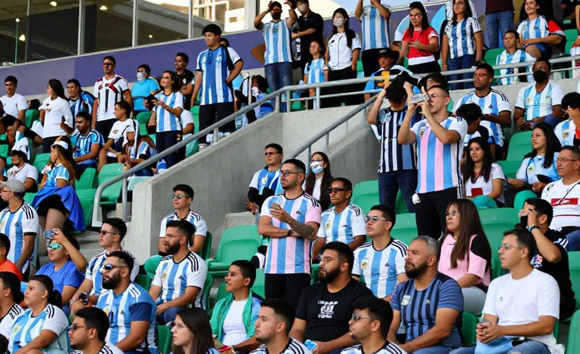 Henry Martín rời sân ở Clásico Nacional: América thắng, nhưng thứ bậc hàng công đã đổi