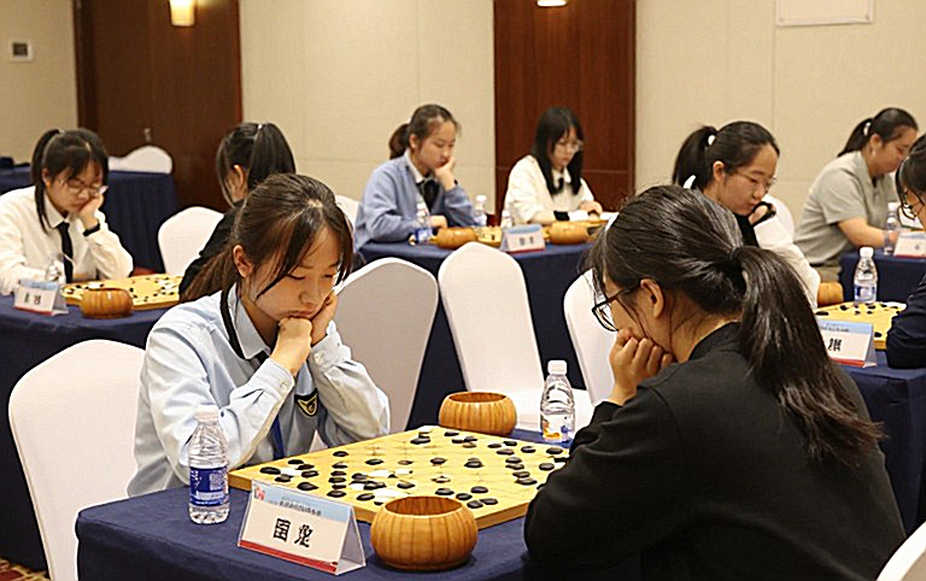 Nepomniachtchi Gives Carlsen a Scare Before Beating Sindarov on the Clock at GCL 2026