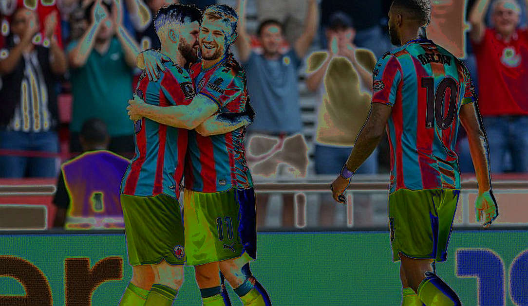 Bóng đá Việt Nam và đường ra biển: khi V.League dạy cầu thủ cách đi mà quên dạy cách ở lại