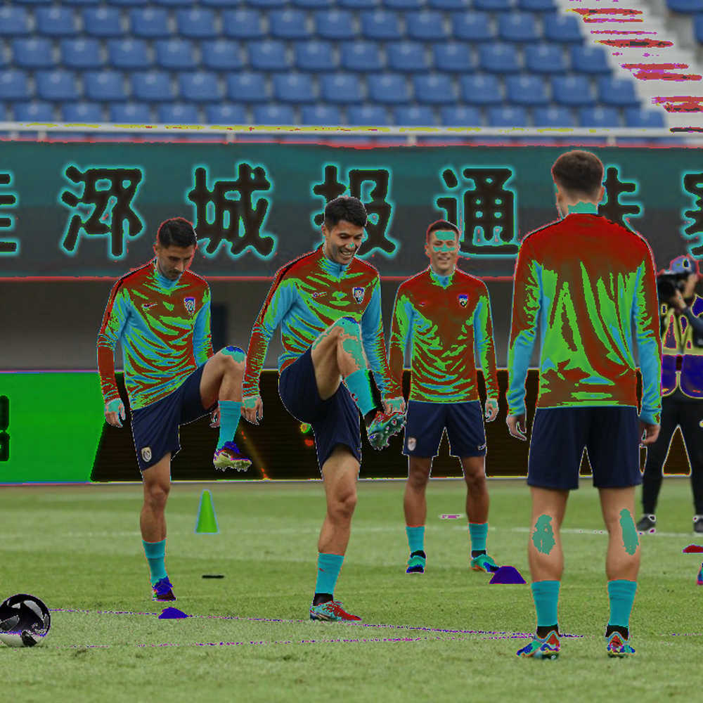 Persib Bandung giàu hơn, đông hơn — nhưng ở Bandung, tiền không tự ghi bàn